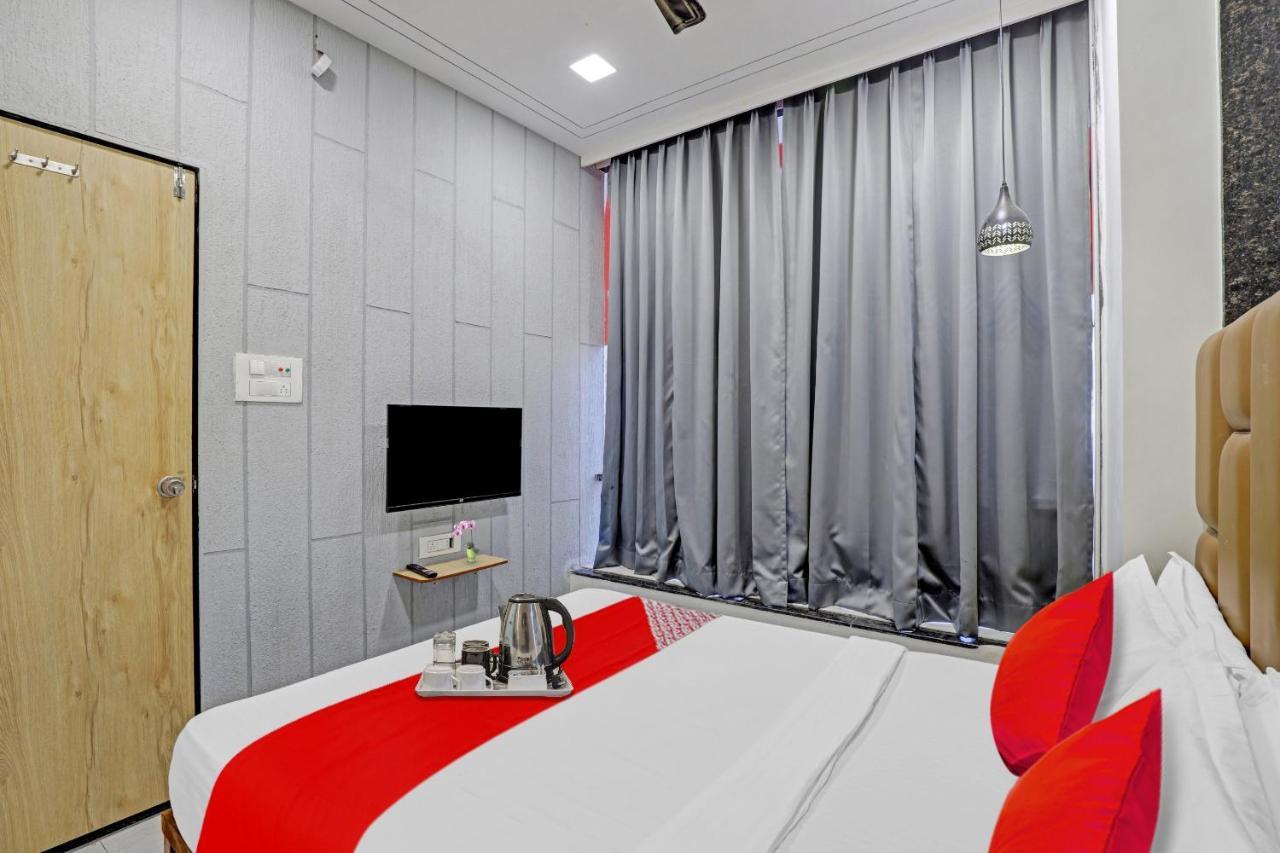 Hotel O Royal Orbit Surat Dış mekan fotoğraf